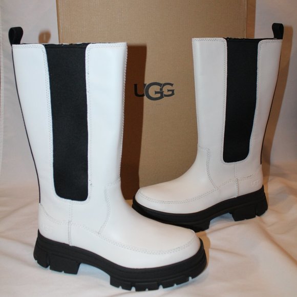 NIB UGG WOMEN'S TALL ASHTON CHELSEA WHITE BLACK LEATHER BOOTS - Picture 3 of 7